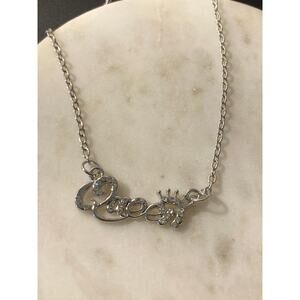Queen necklace